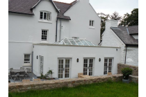 Fibreglass flat roof above restaurant